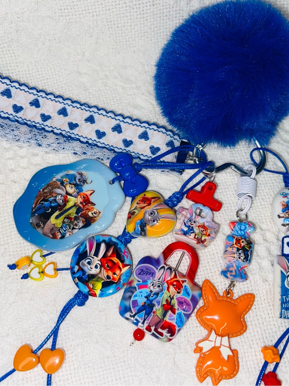 Custom Zootopia OOAK Bag-charm/Keychain - Picture 3 of 5